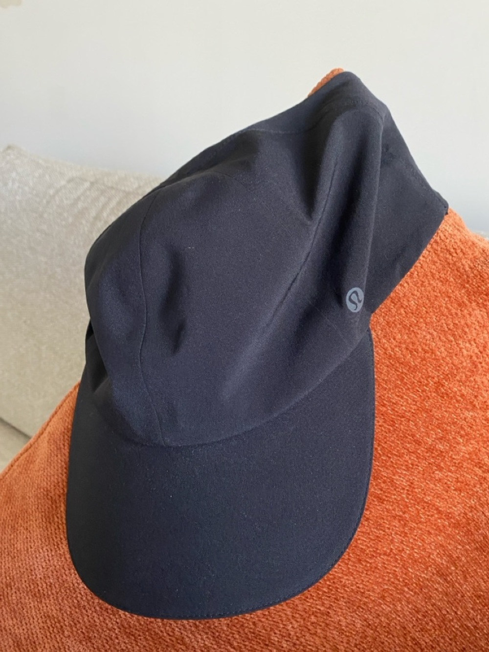 Lululemon ladies ball cap in black, clean condition.